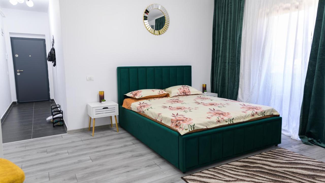 Nina House Apartment Targu Jiu Bagian luar foto