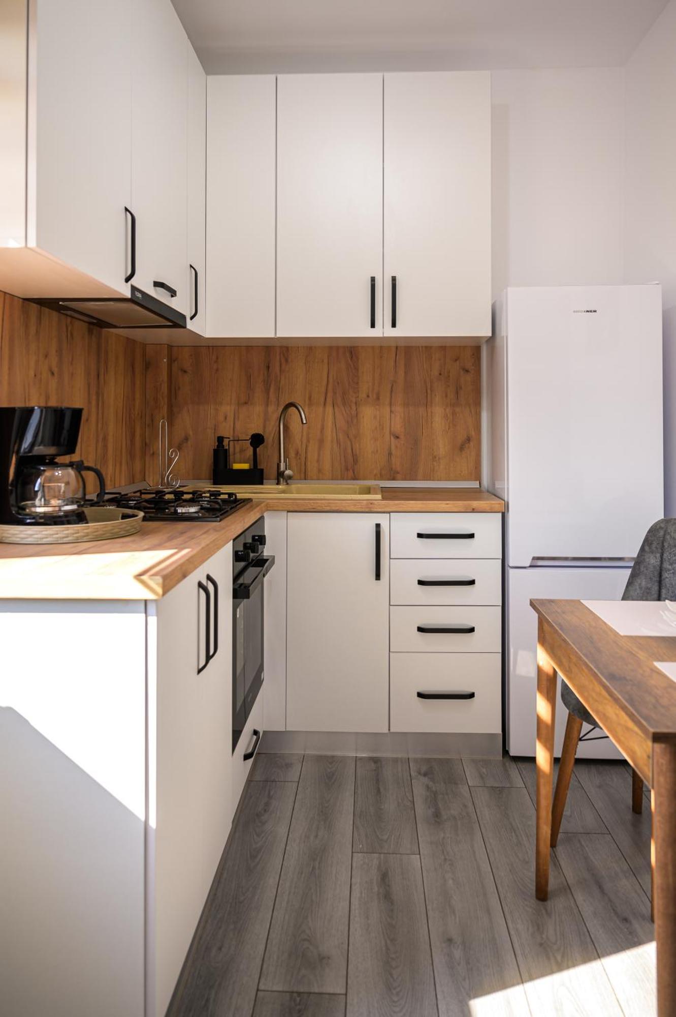 Nina House Apartment Targu Jiu Bagian luar foto