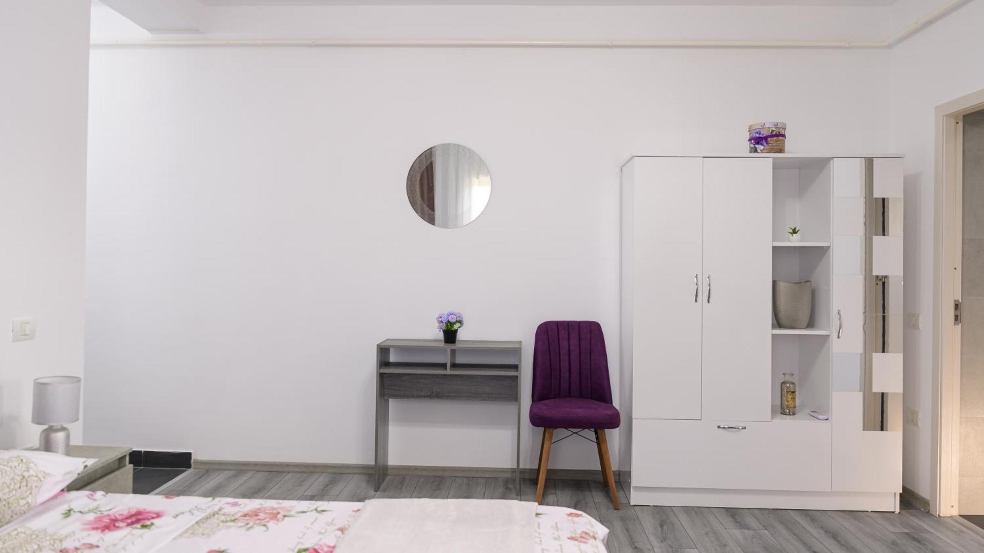 Nina House Apartment Targu Jiu Bagian luar foto